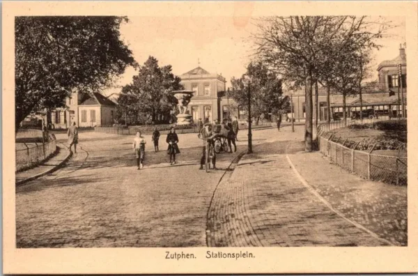 Zutphen, Stationsplein (GD)