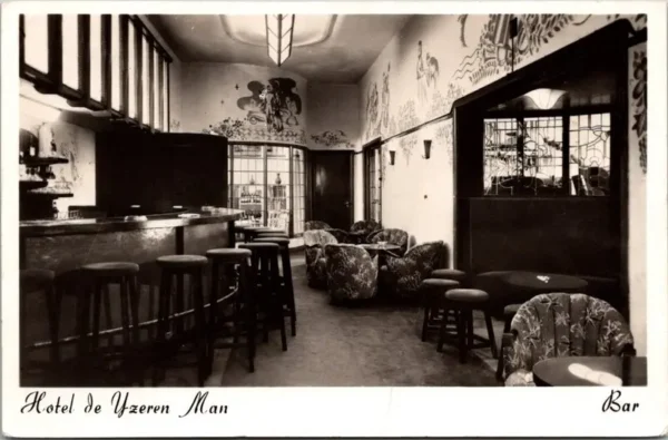 Vught, Hotel 'De IJzeren Man', de Bar 1952 (NB)