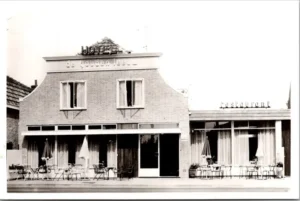 Terheijden, Hotel Cafe Restaurant 'De Gouden Leeuw' 1965 (NB)