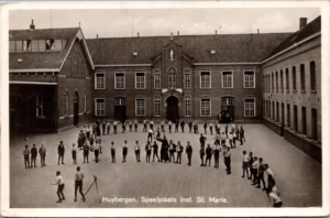 Huijbergen, Speelplaats Inst. St. Marie 1933 (NB)